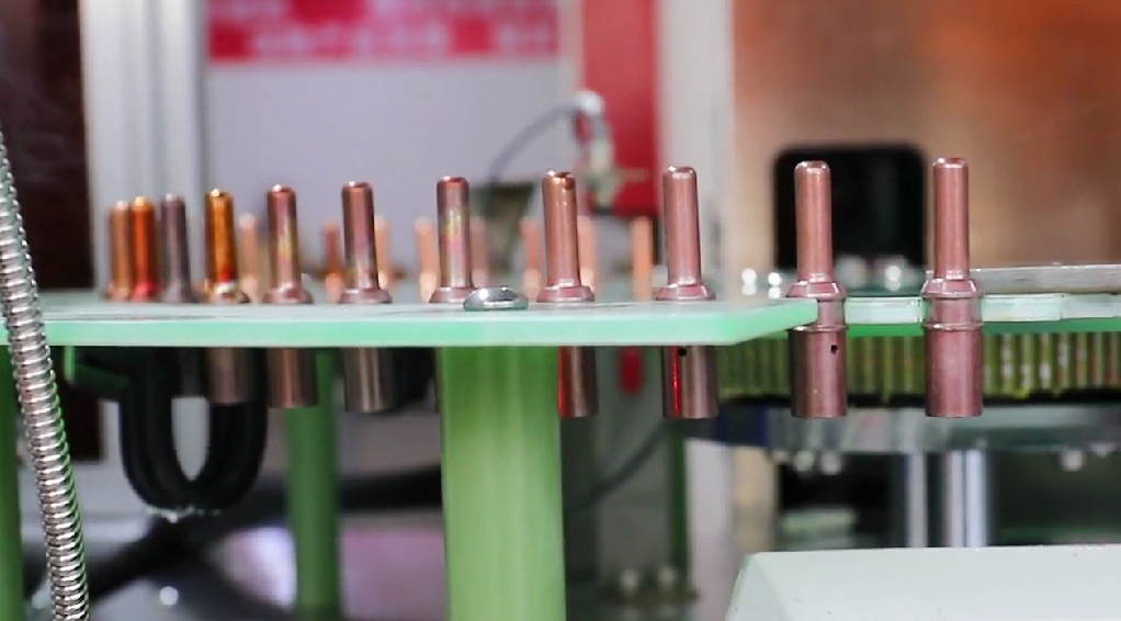 精密控温与自动化的融合：高频感应加热设备在铜管感应退火专机中的应用(图1)